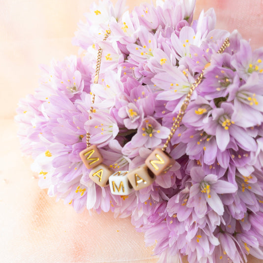 Collier personnalisé chaine fine perle cube