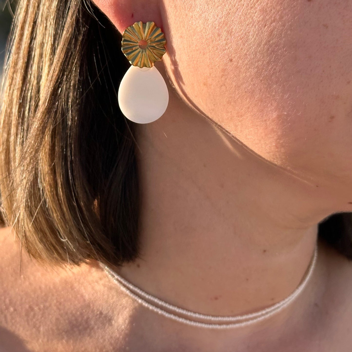 Boucles pendant goutte nacre