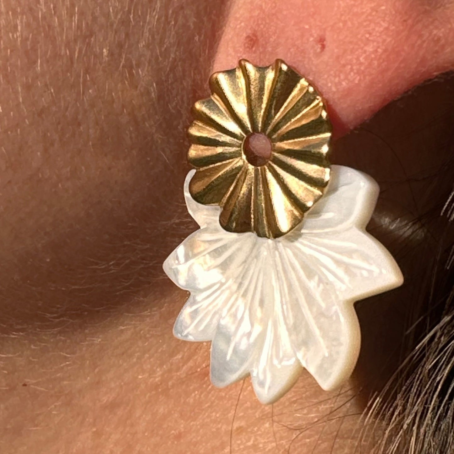 Boucles nacre lotus