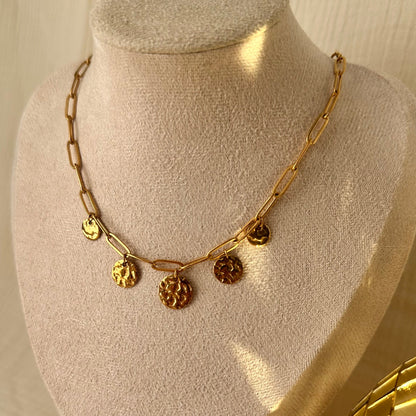 Collier médailles martelées
