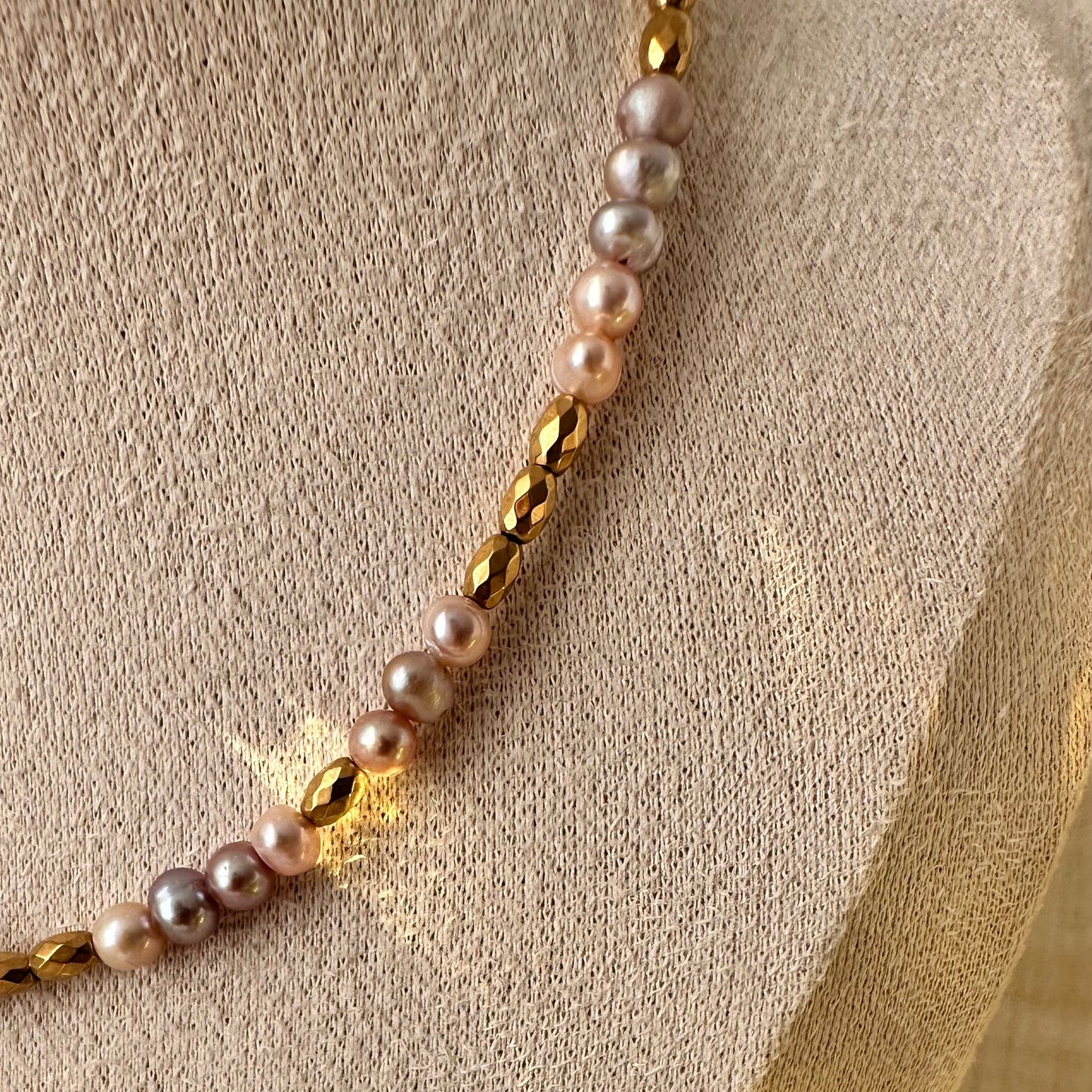 Collier perle d'eau douce rosée