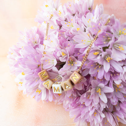 Collier personnalisé chaine fine perle cube
