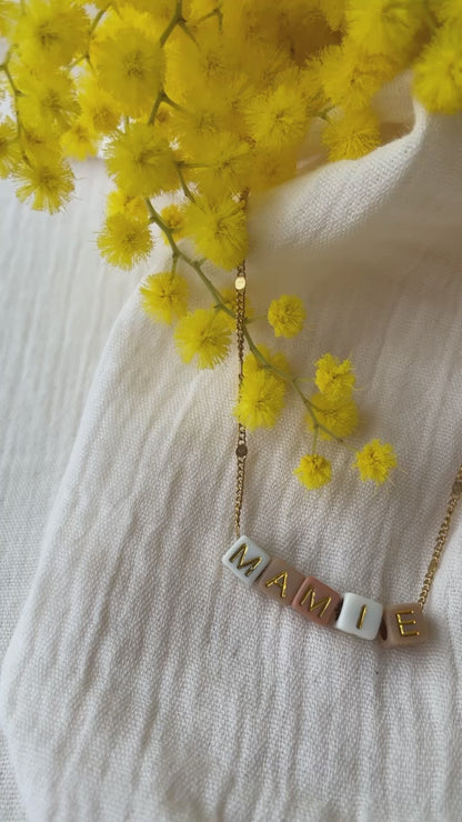 Collier personnalisé chaine fine perle cube