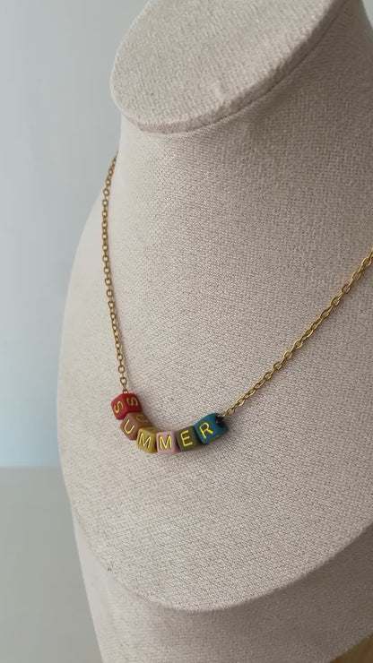 Collier personnalisé chaine fine perle cube